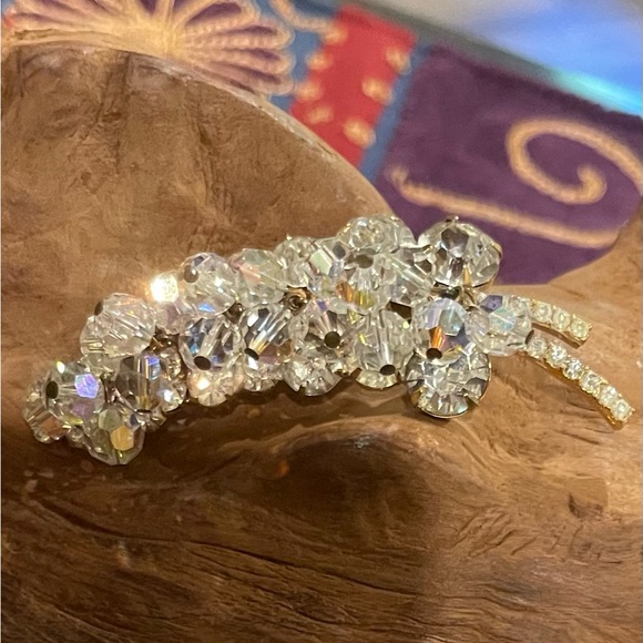 1950s Vintage Juliana Rhinestone Beaded Sparkling ChaCha AB Leaf Goldtone Brooch - Picture 6 of 10